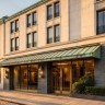 Book a Hotel: Travel Agency vs. Self-Booking